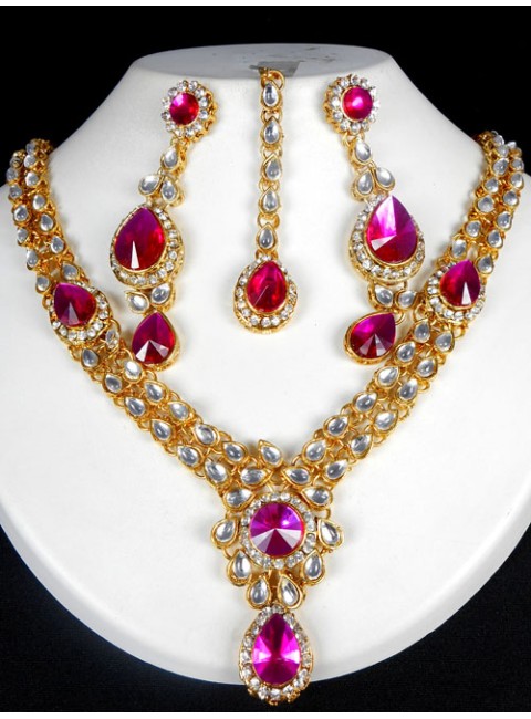 Kundan Jewelry Set